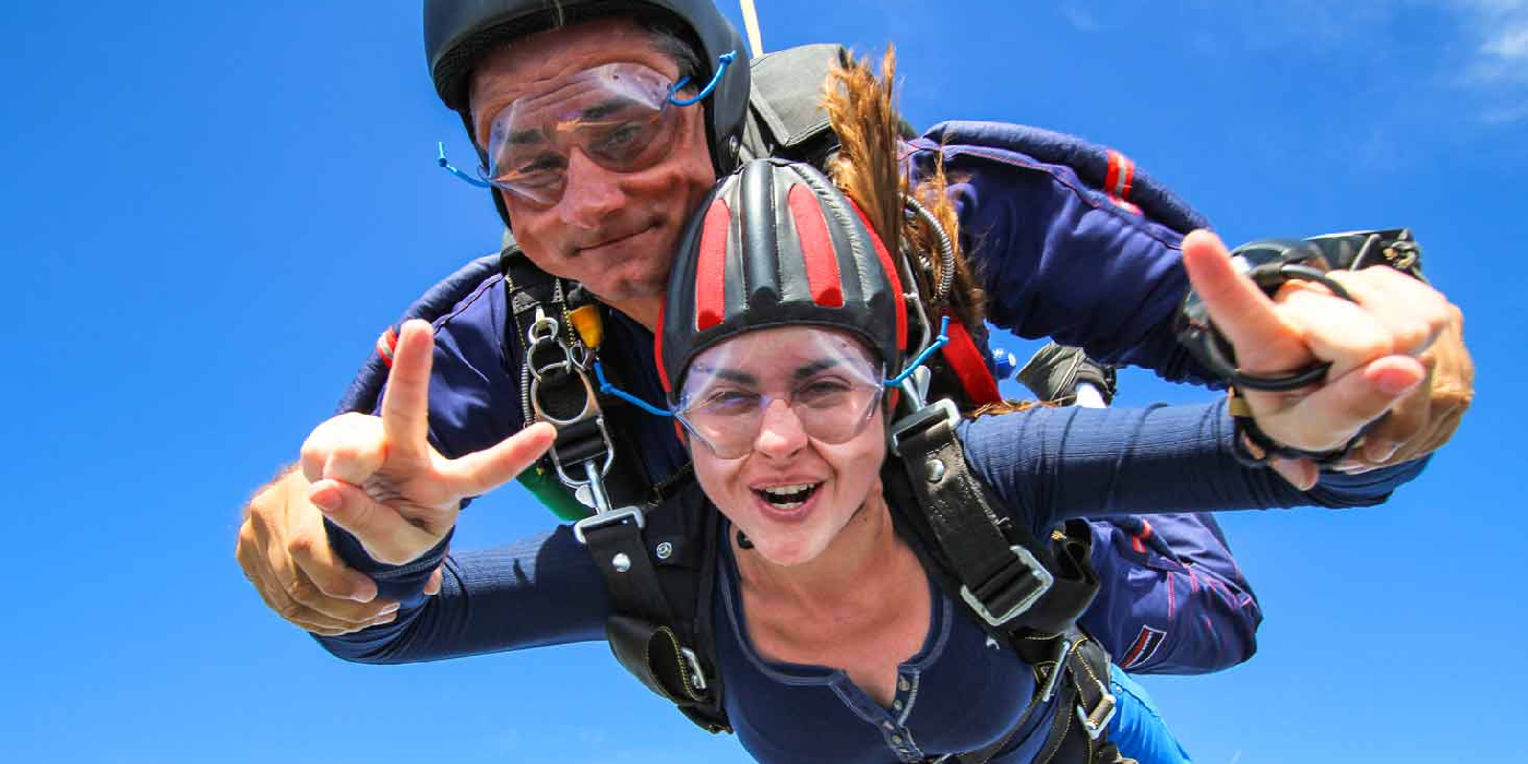 Embracing the Sky the Thrill of Tandem Skydiving